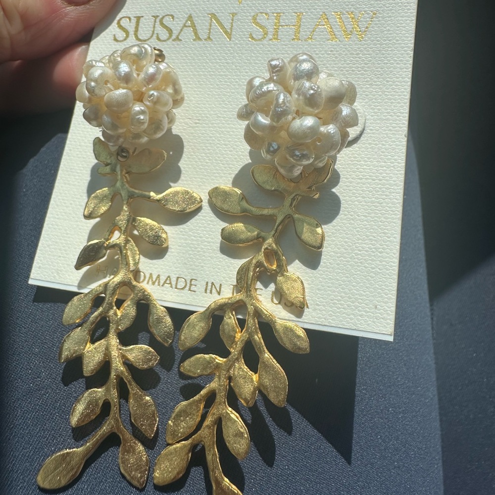 Gold and Pearl Botanical Earrings - Picture 4 of 5